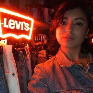 CHECK OUT MY CLOST ———LEVIS